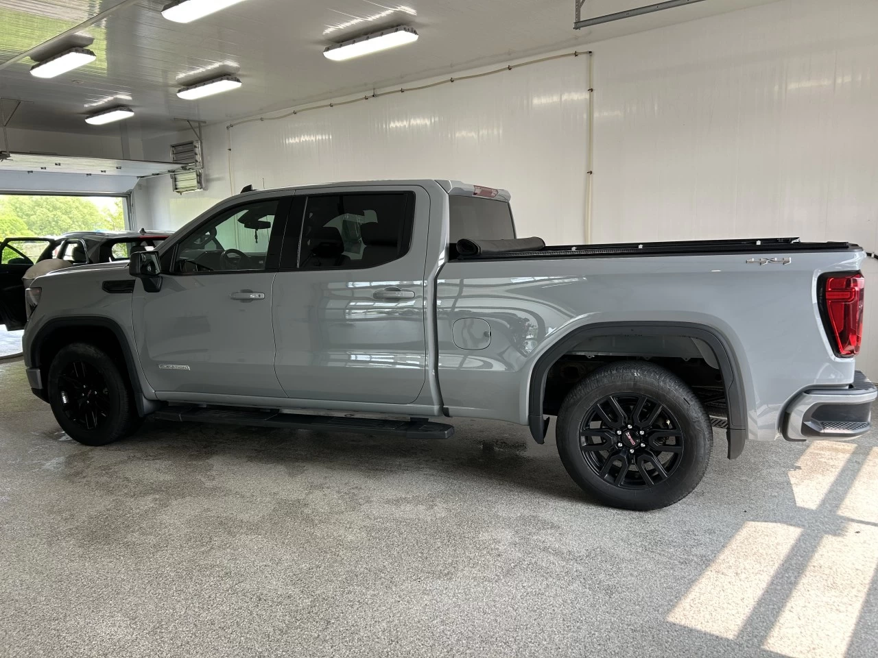 2024 GMC Sierra 1500 Elevation Image principale