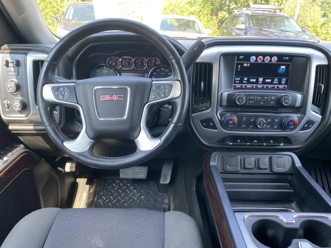 2018 GMC Sierra 1500 4WD Crew Cab Short Box SLE Image principale