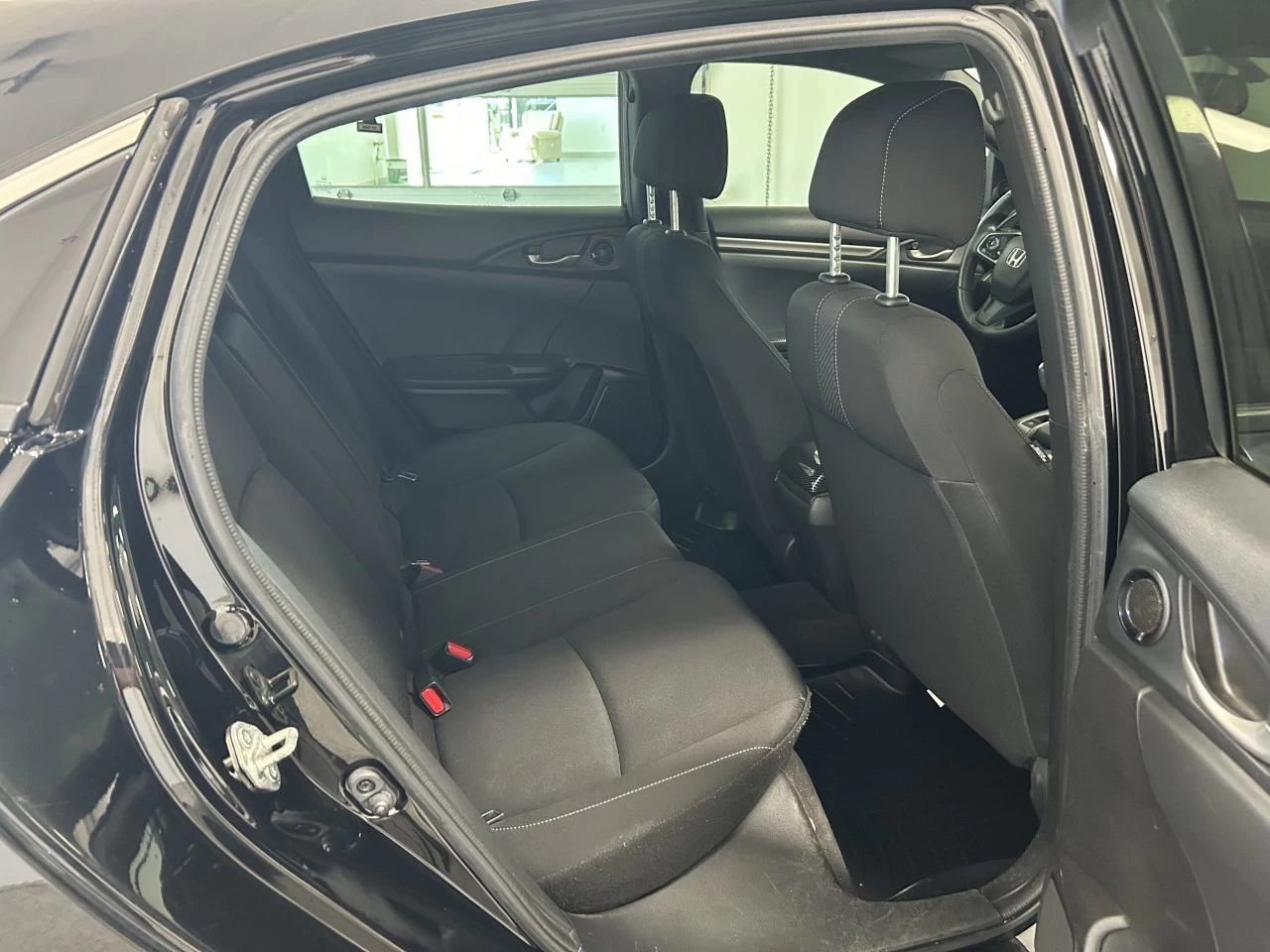 2017 Honda Civic Hayon LX Main Image