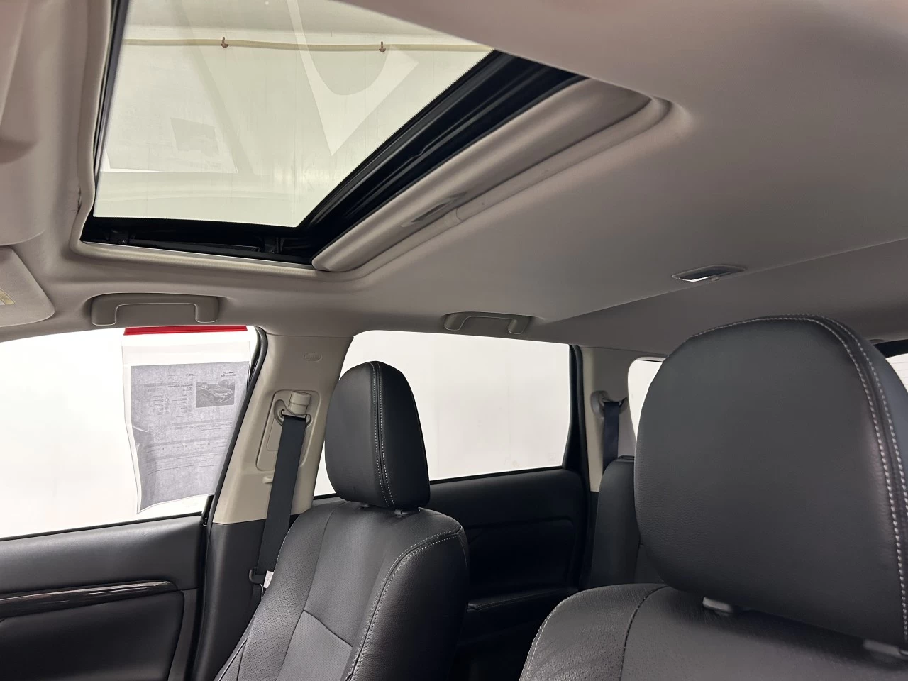 2017 Mitsubishi Outlander GT Main Image