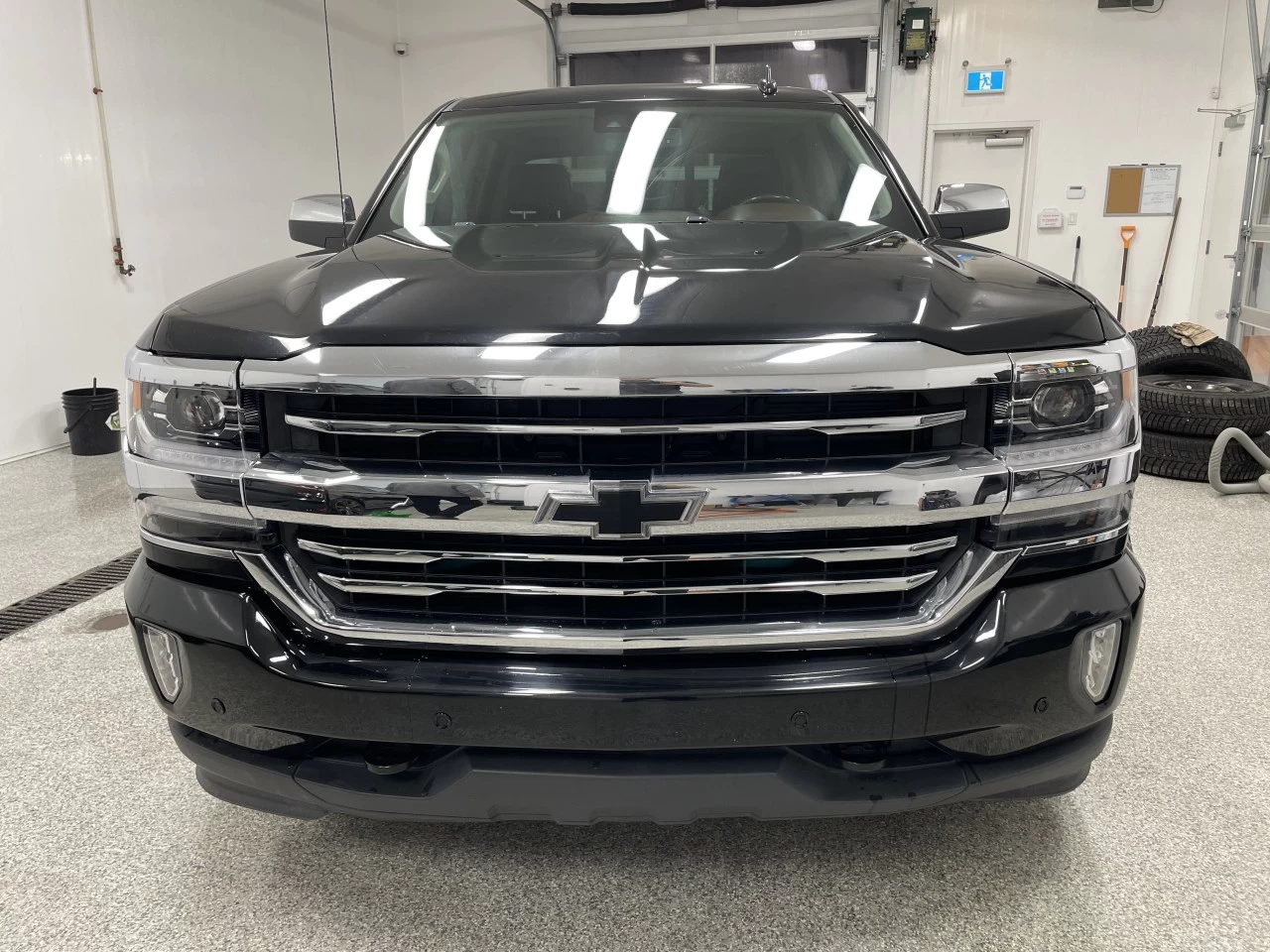 2018 Chevrolet Silverado 1500 High Country Image principale