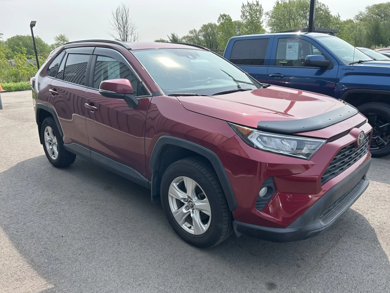 2020 Toyota RAV4 XLE Image principale