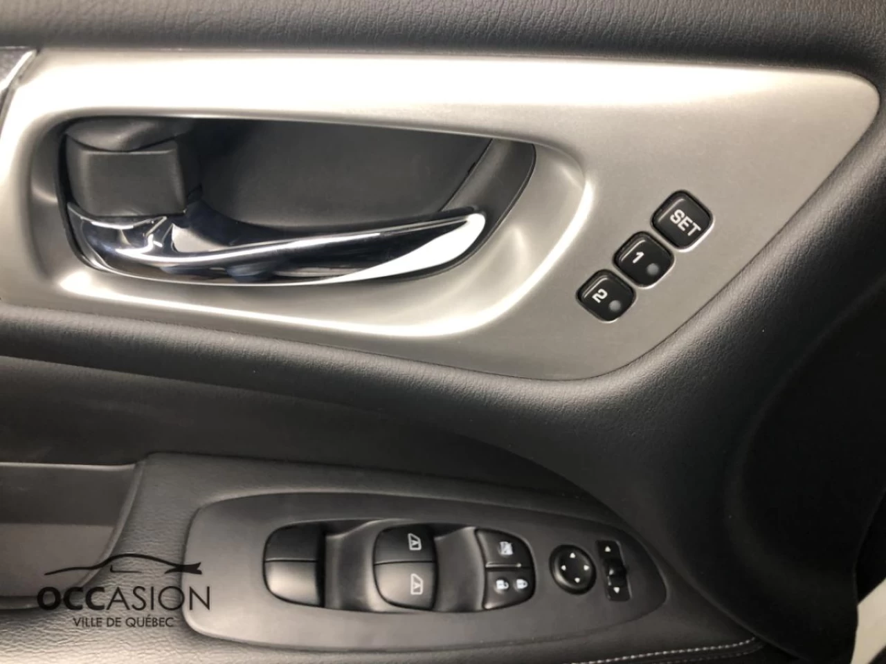 2017 Nissan Pathfinder 4WD 4dr SL Image principale
