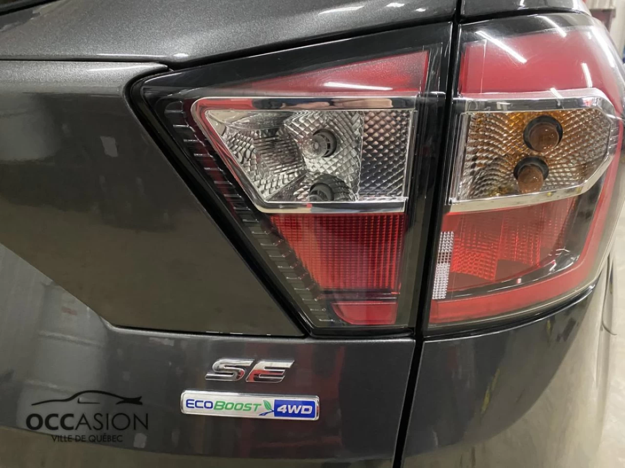 2018 Ford Escape SE 4WD Image principale