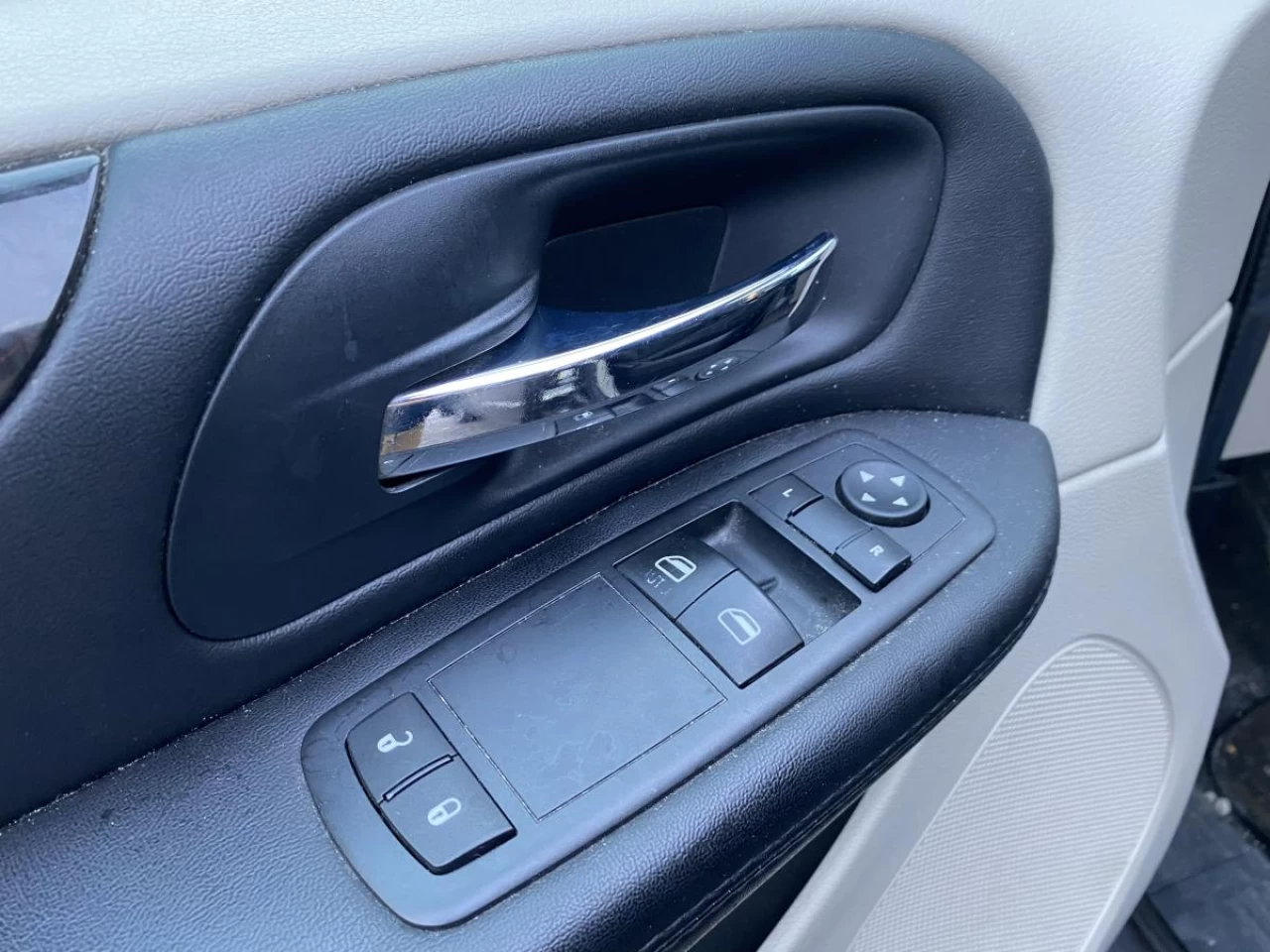 2016 Dodge Grand Caravan 4dr Wgn SXT Main Image