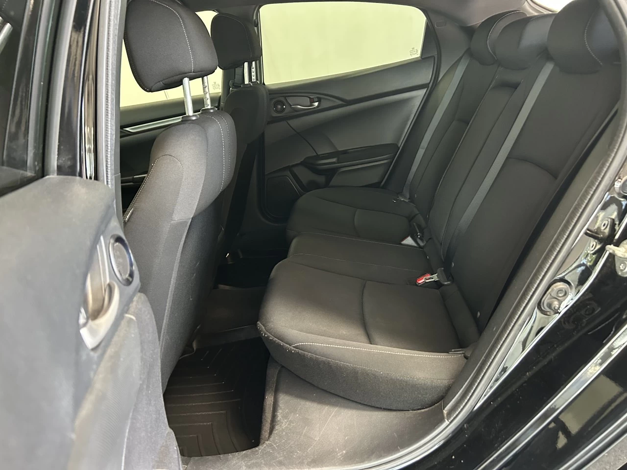 2017 Honda Civic Hayon LX Main Image