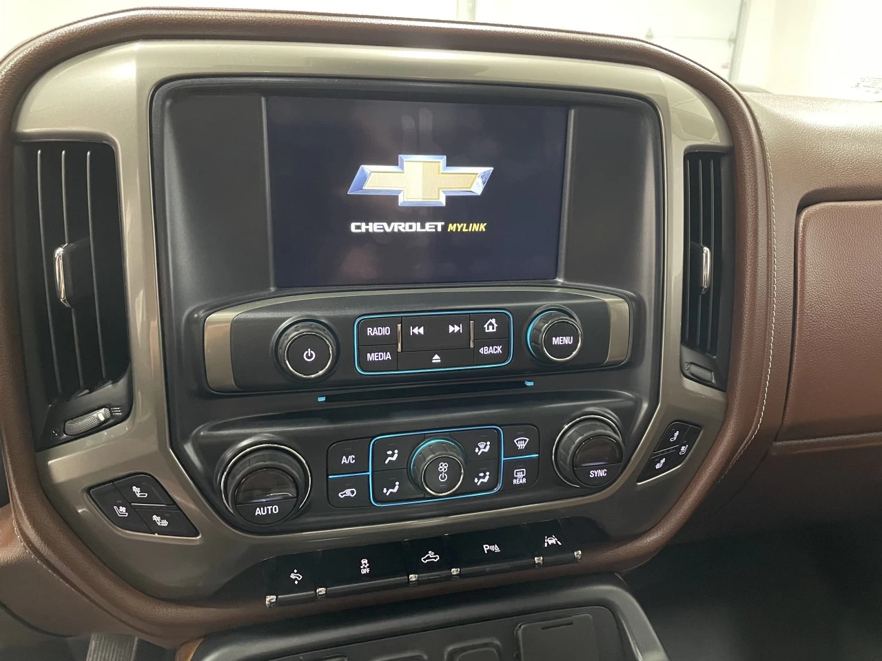 2018 Chevrolet Silverado 1500 High Country Image principale
