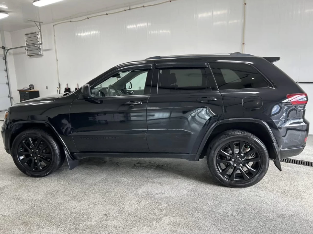 2018 Jeep Grand Cherokee Altitude IV Main Image