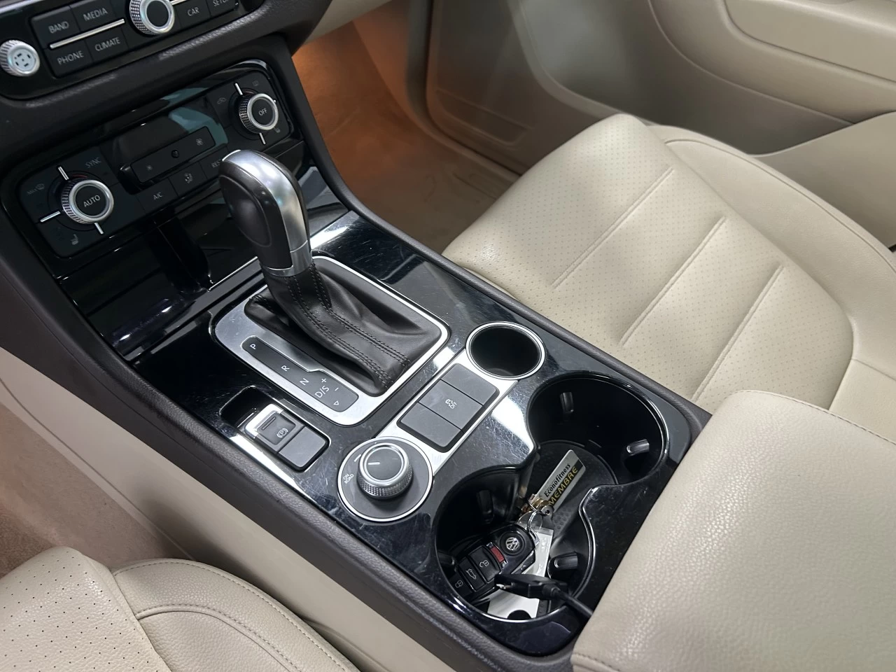 2016 Volkswagen Touareg Highline Image principale