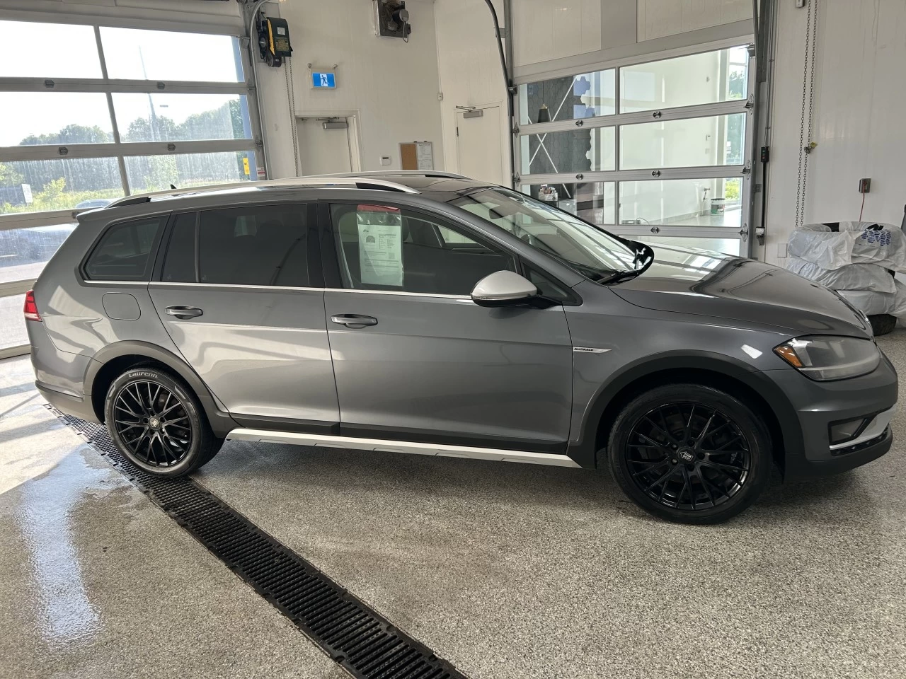 2019 Volkswagen Golf Alltrack Highline Main Image