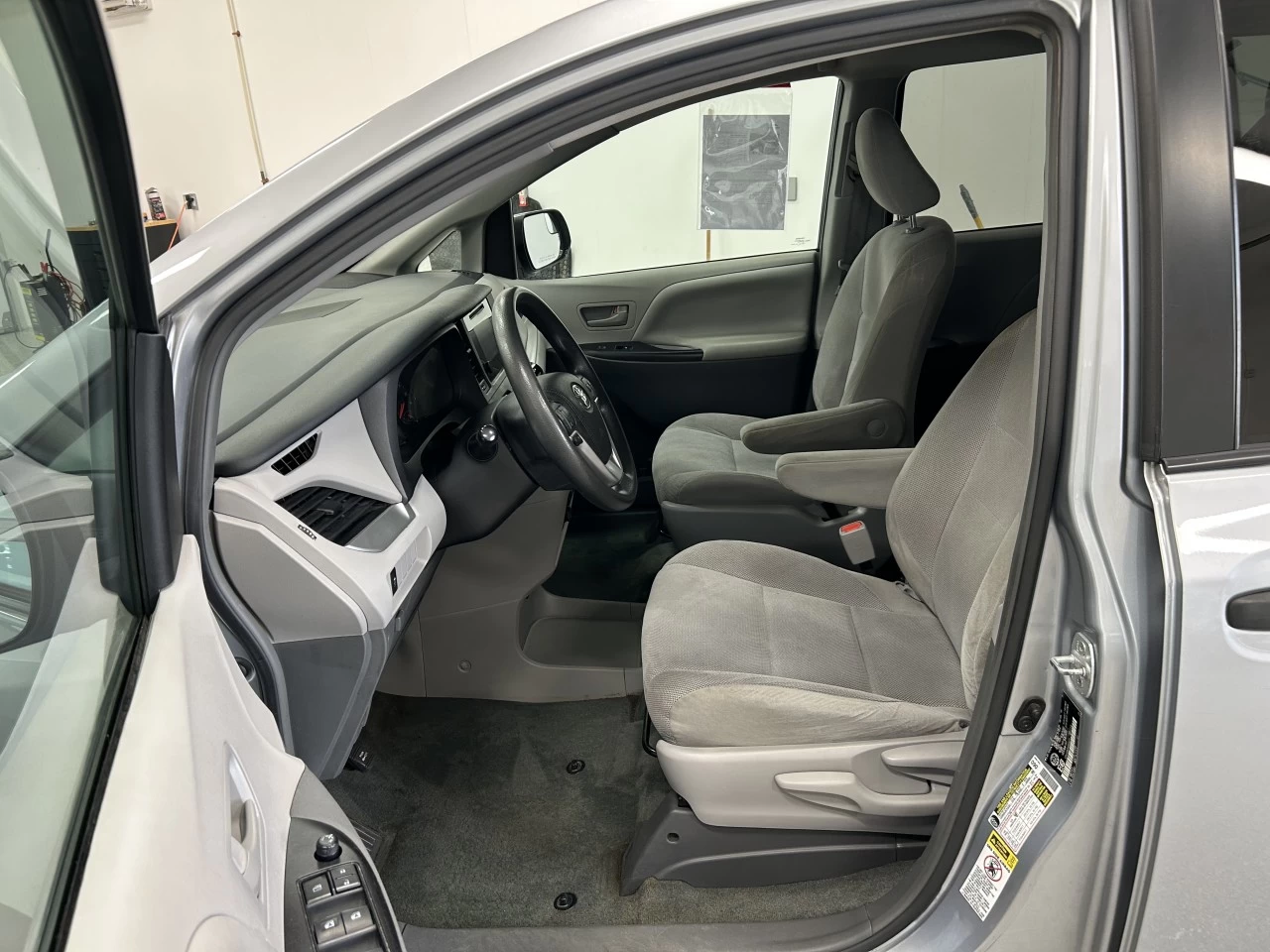 2017 Toyota Sienna 5dr 7-Pass FWD Image principale