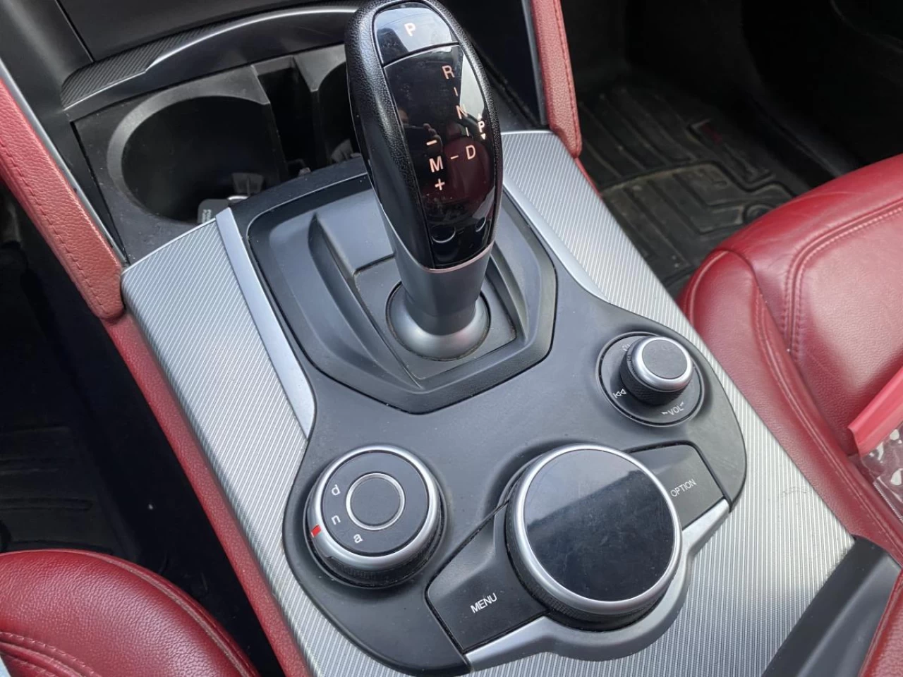 2018 Alfa Romeo Stelvio Sport AWD Image principale