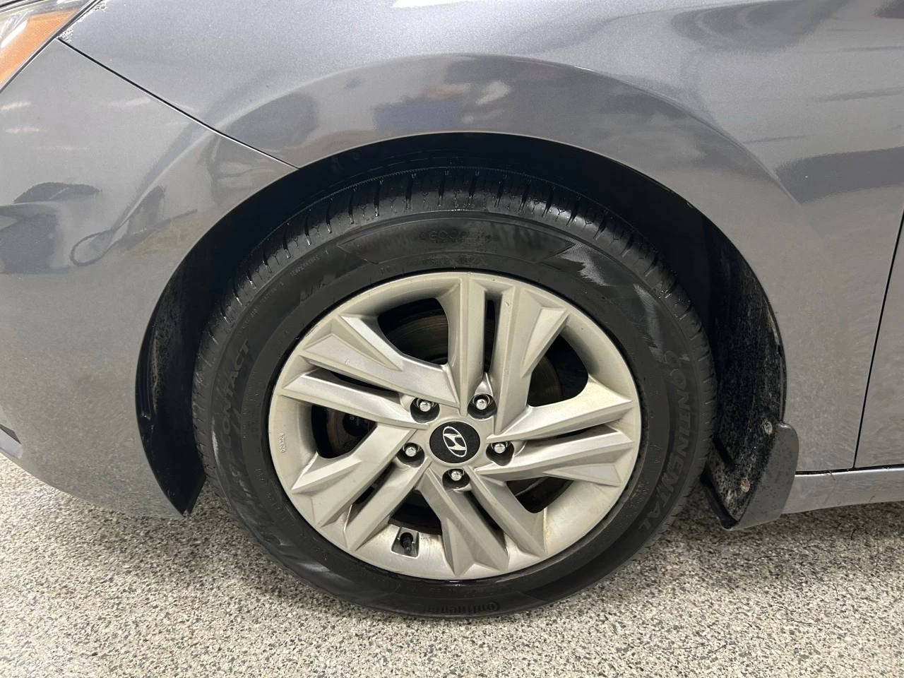 2020 Hyundai Elantra Preferred Main Image