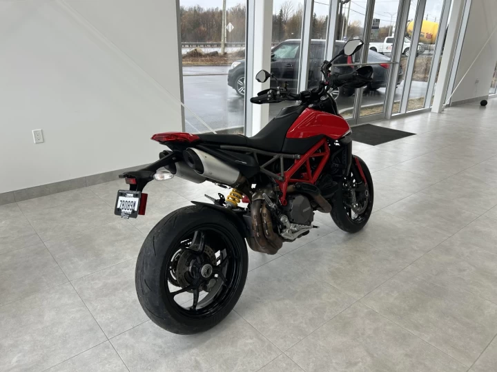 2022 Ducati Hypermotard 950 SUPER RED