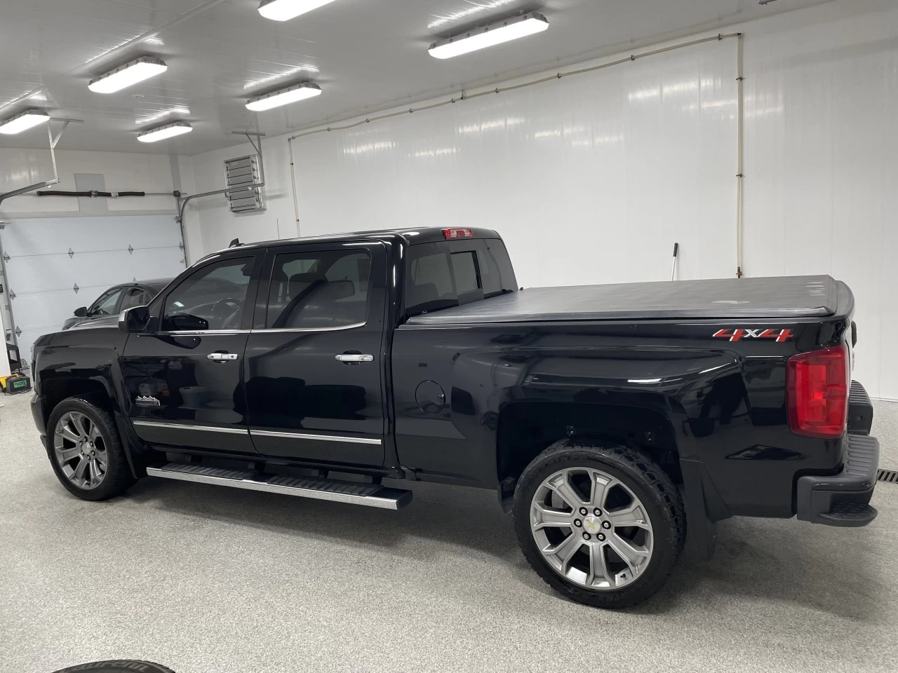 2018 Chevrolet Silverado 1500 High Country Image principale