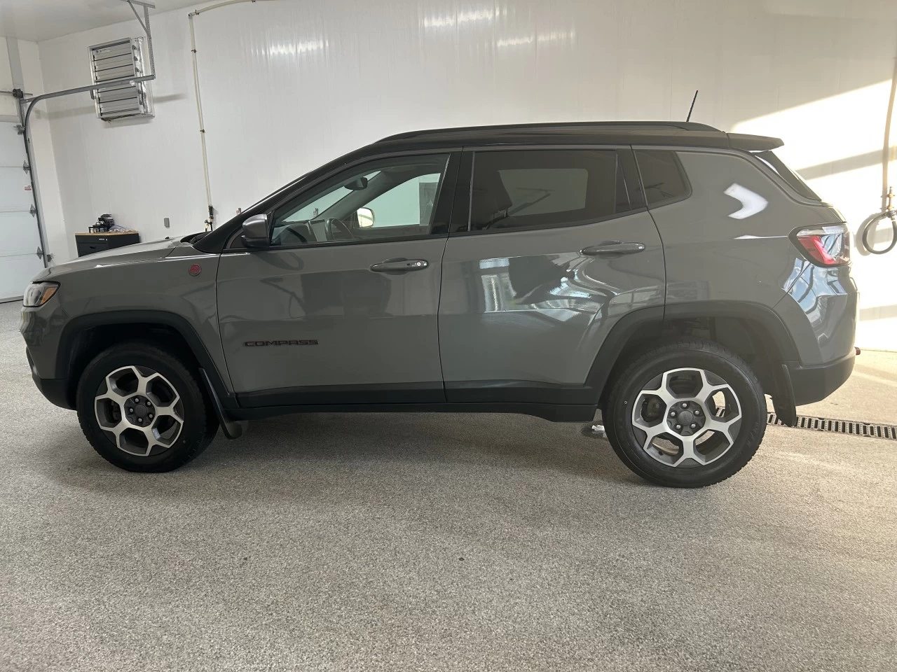2022 Jeep Compass Trailhawk Image principale