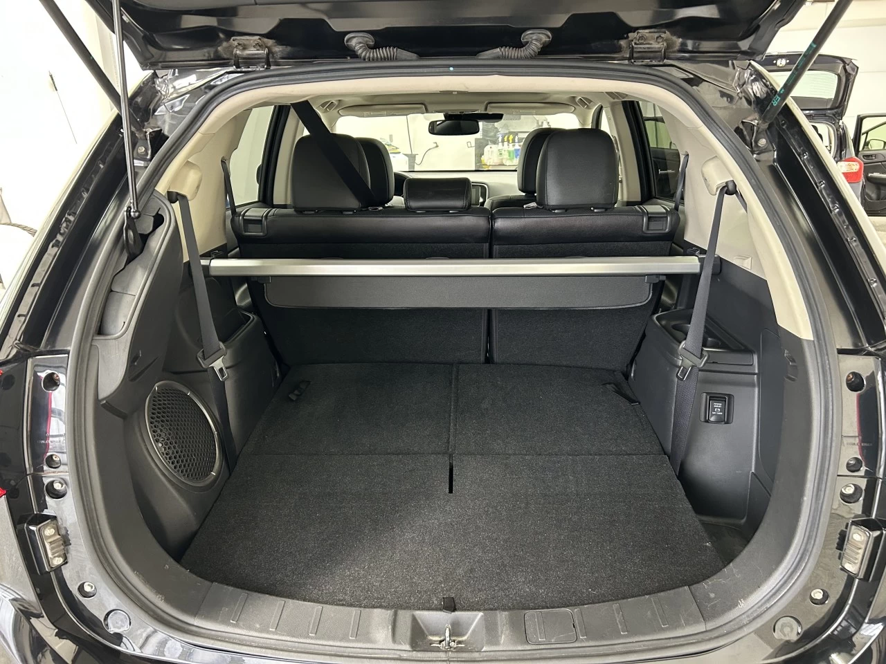 2017 Mitsubishi Outlander GT Main Image