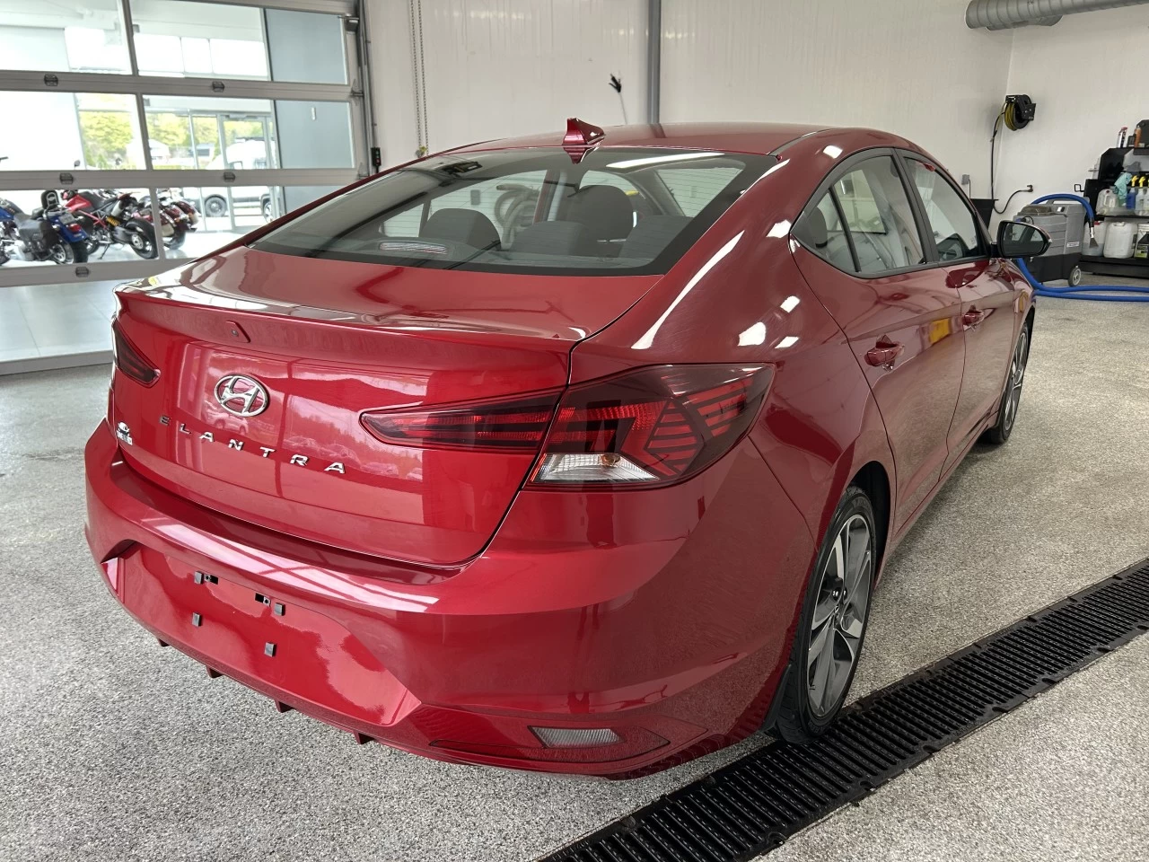 2019 Hyundai Elantra Preferred Main Image
