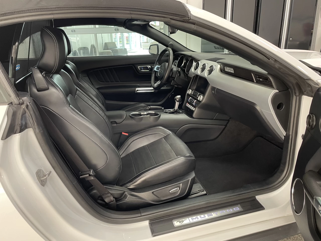 2015 Ford Mustang EcoBoost Premium Image principale