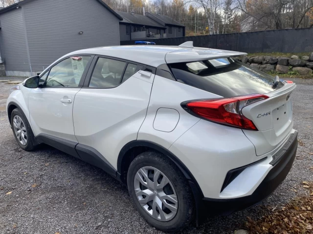 Toyota C-HR LE FWD 2021