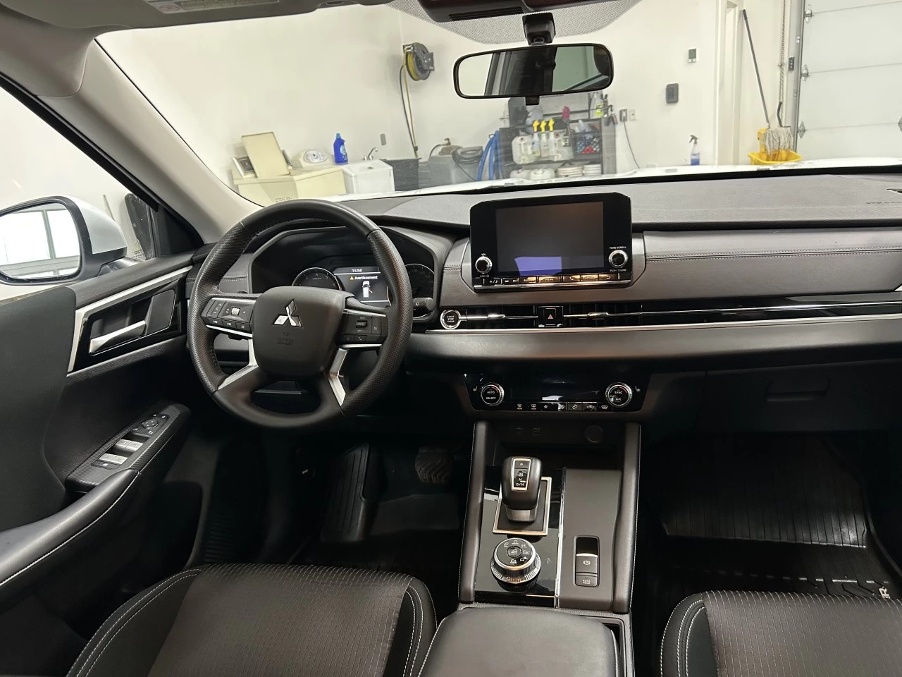 2023 Mitsubishi Outlander ES Image principale