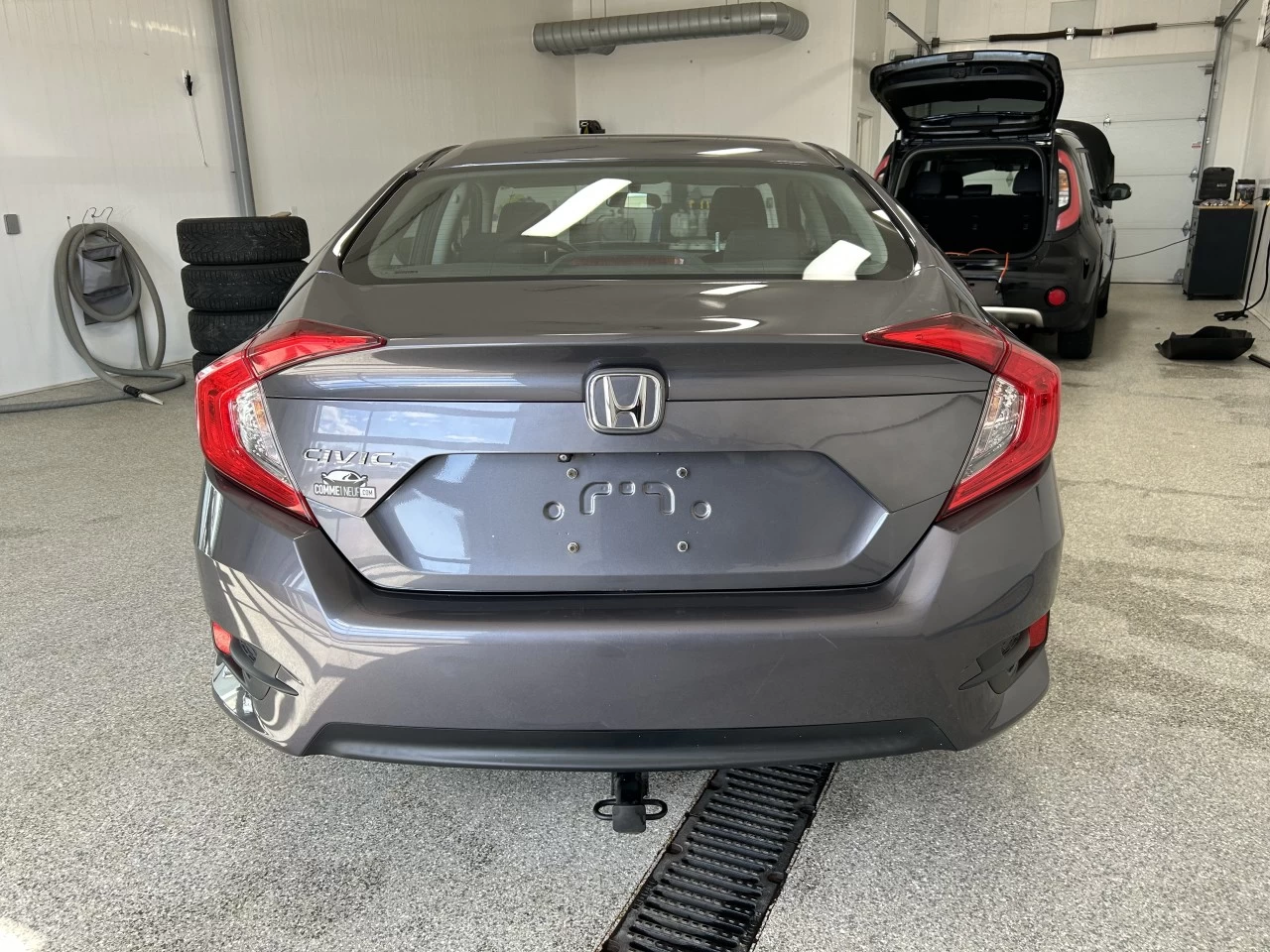 2017 Honda Civic Berline LX Image principale
