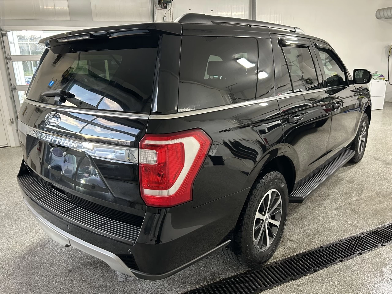 2020 Ford Expedition XLT Main Image