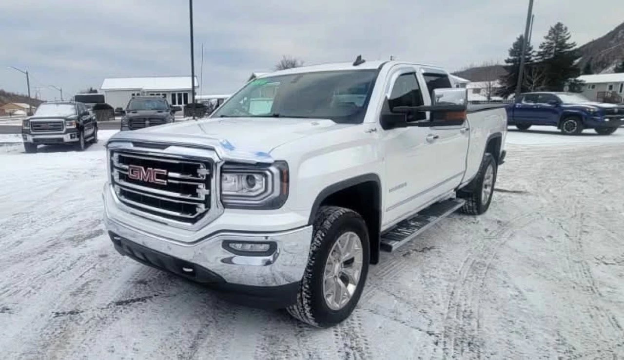 2018 GMC Sierra 1500 4WD Crew Cab Short Box SLT Image principale