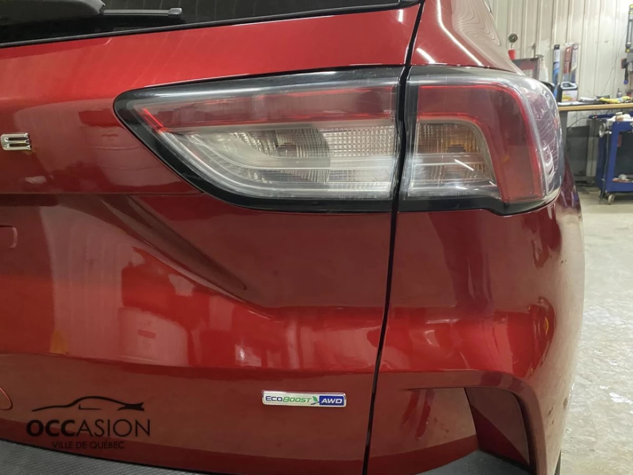 2020 Ford Escape SEL AWD Image principale