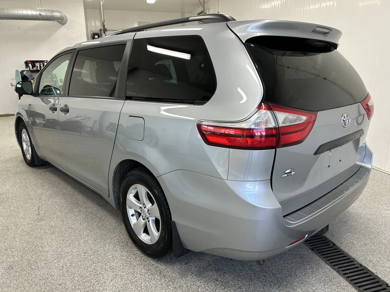 2017 Toyota Sienna 5dr 7-Pass FWD Image principale