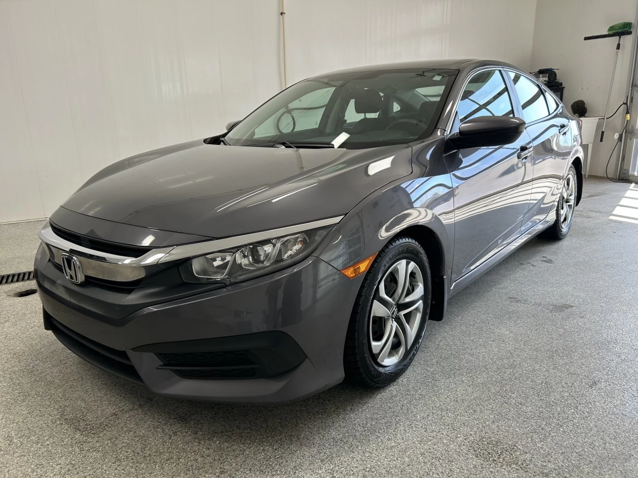 2017 Honda Civic Berline LX Image principale