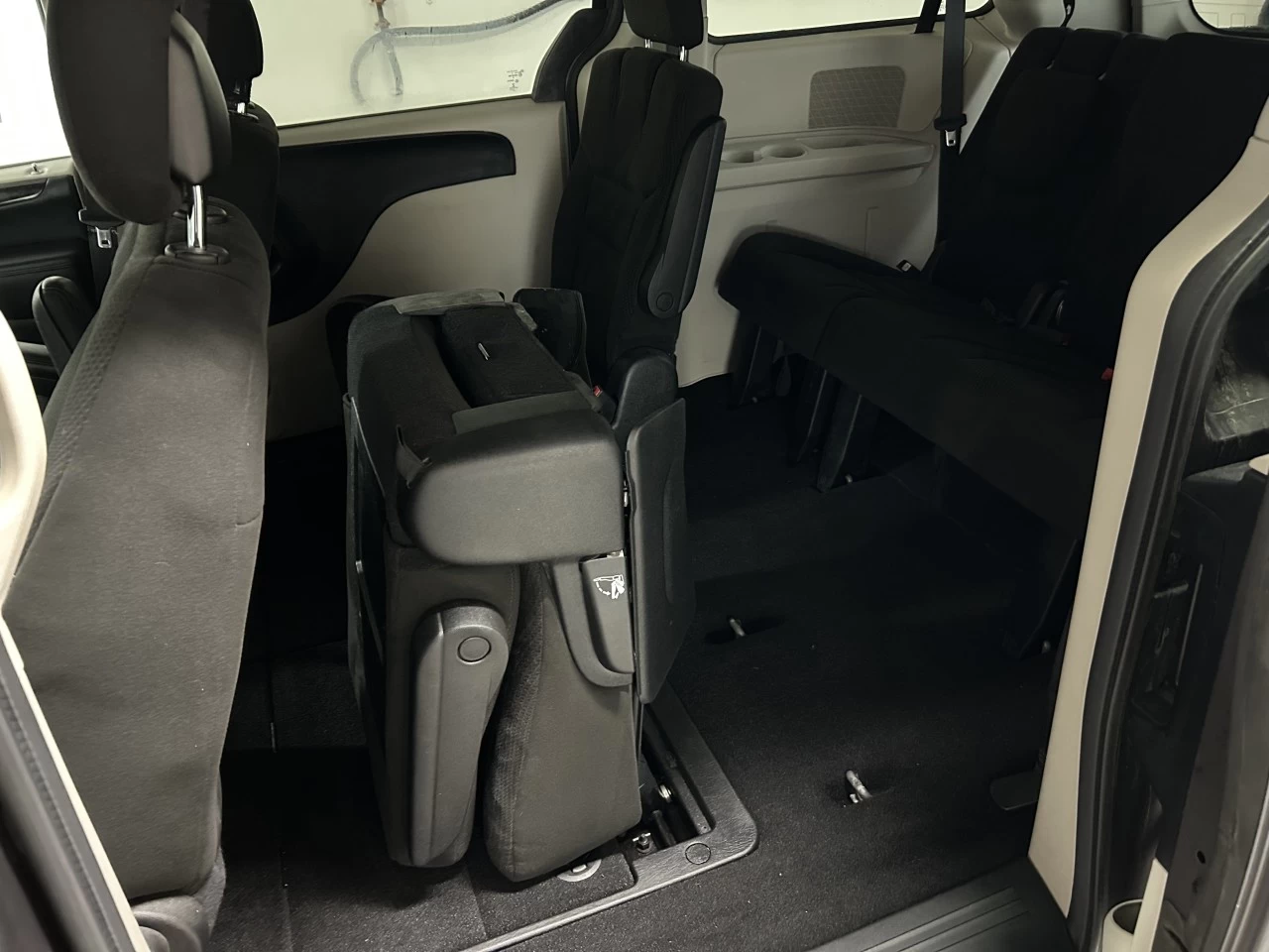 2015 Dodge Grand Caravan SXT Image principale