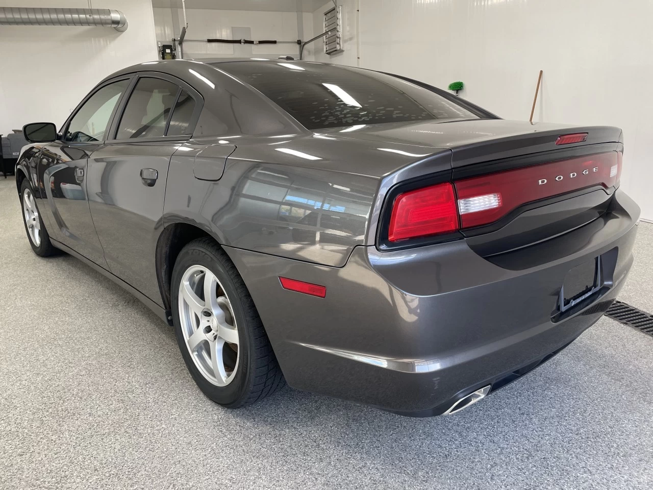 2013 Dodge Charger SXT Main Image