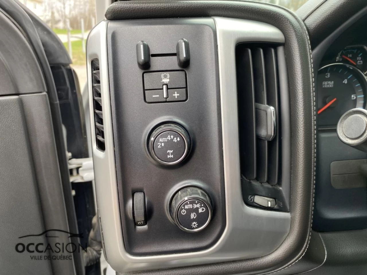 2018 GMC Sierra 1500 4WD Crew Cab Short Box SLT Image principale