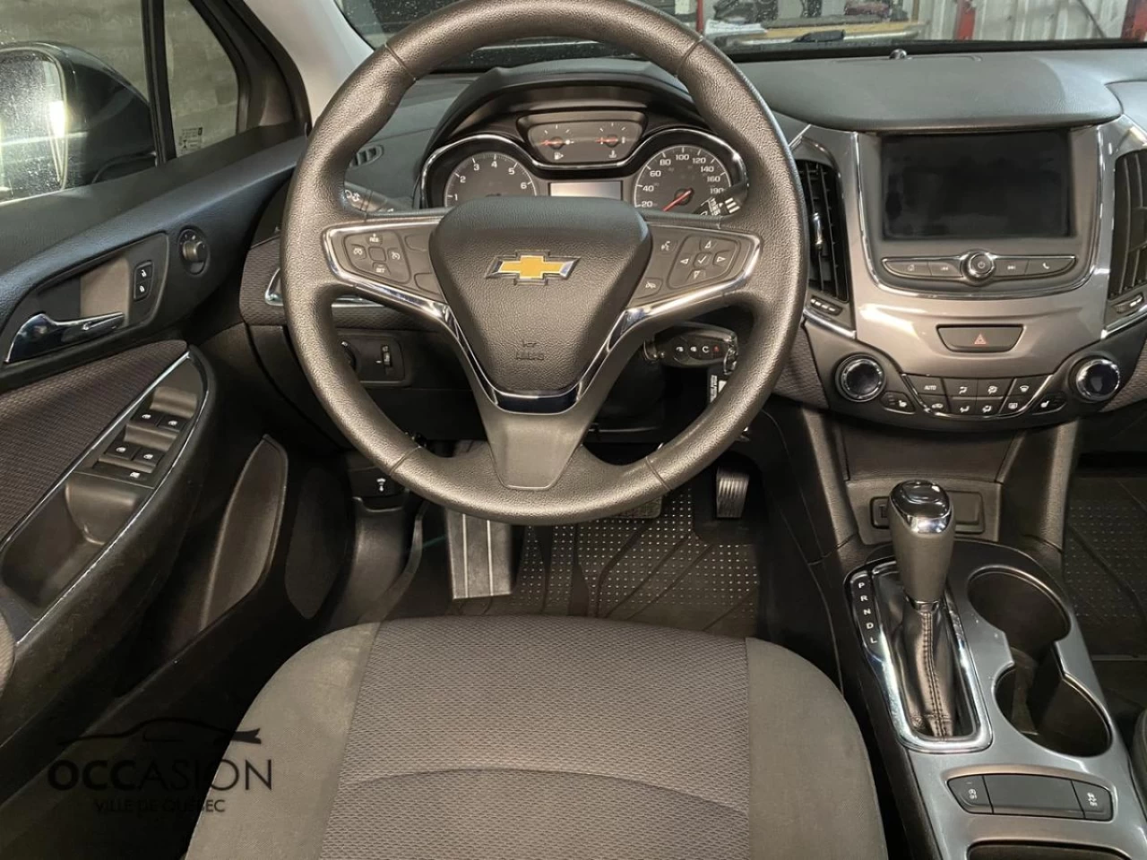 2019 Chevrolet Cruze Hatchback LT Image principale