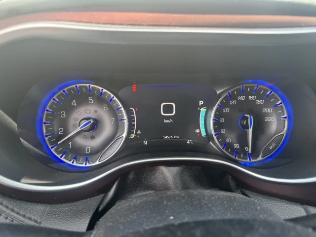 Chrysler Pacifica Limited 35th Anniversary 2020