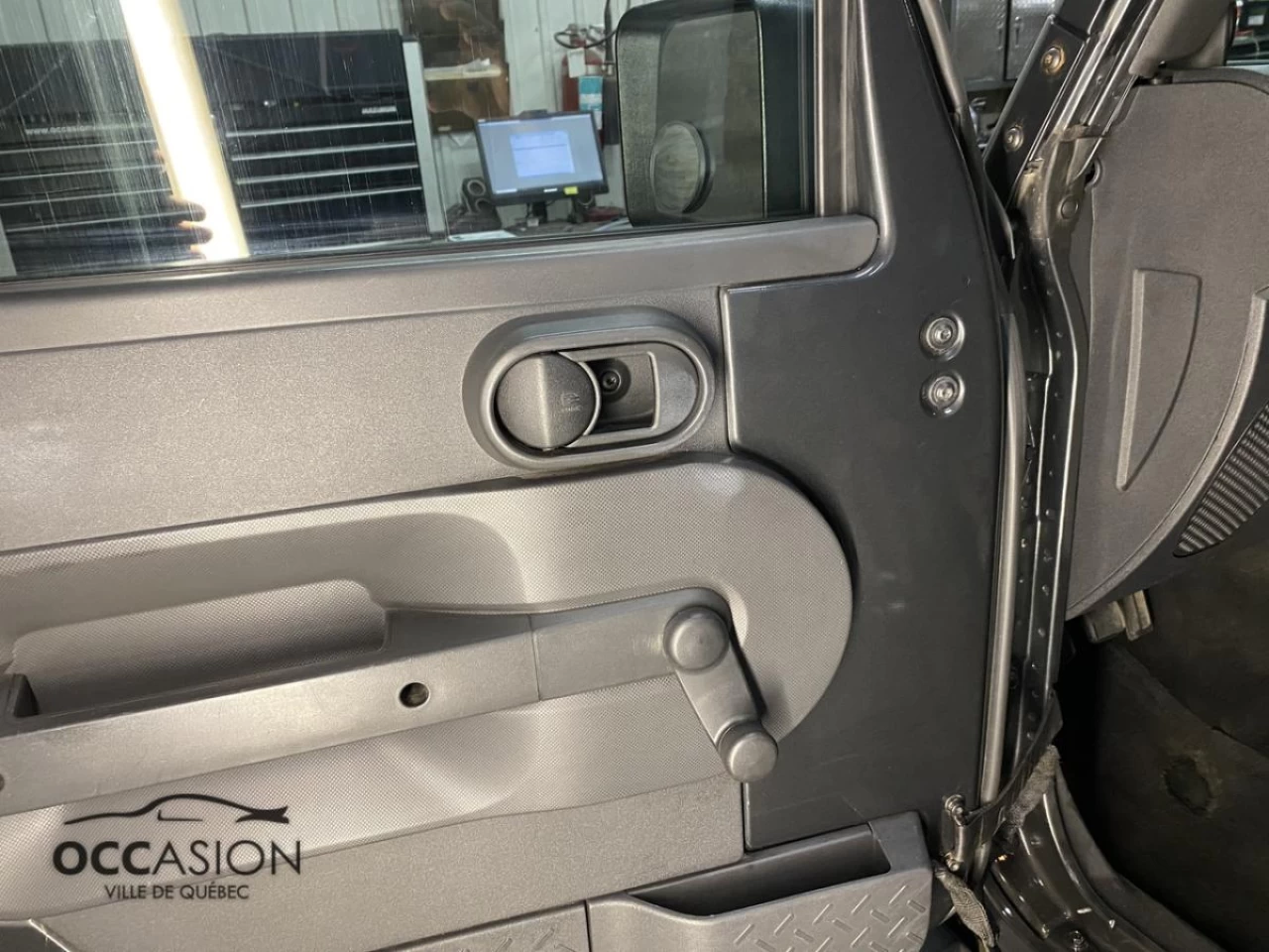 2010 Jeep Wrangler 4WD 2dr Sport Image principale