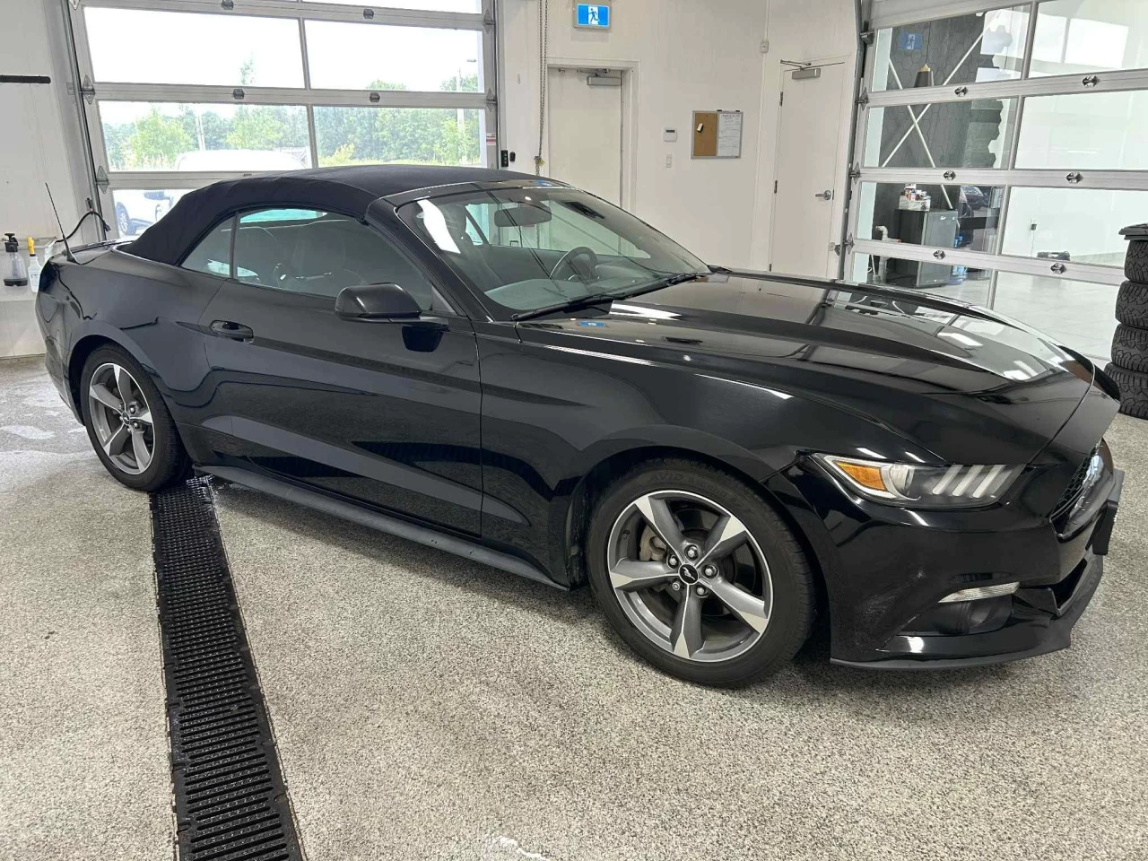 2015 Ford Mustang V6 Image principale