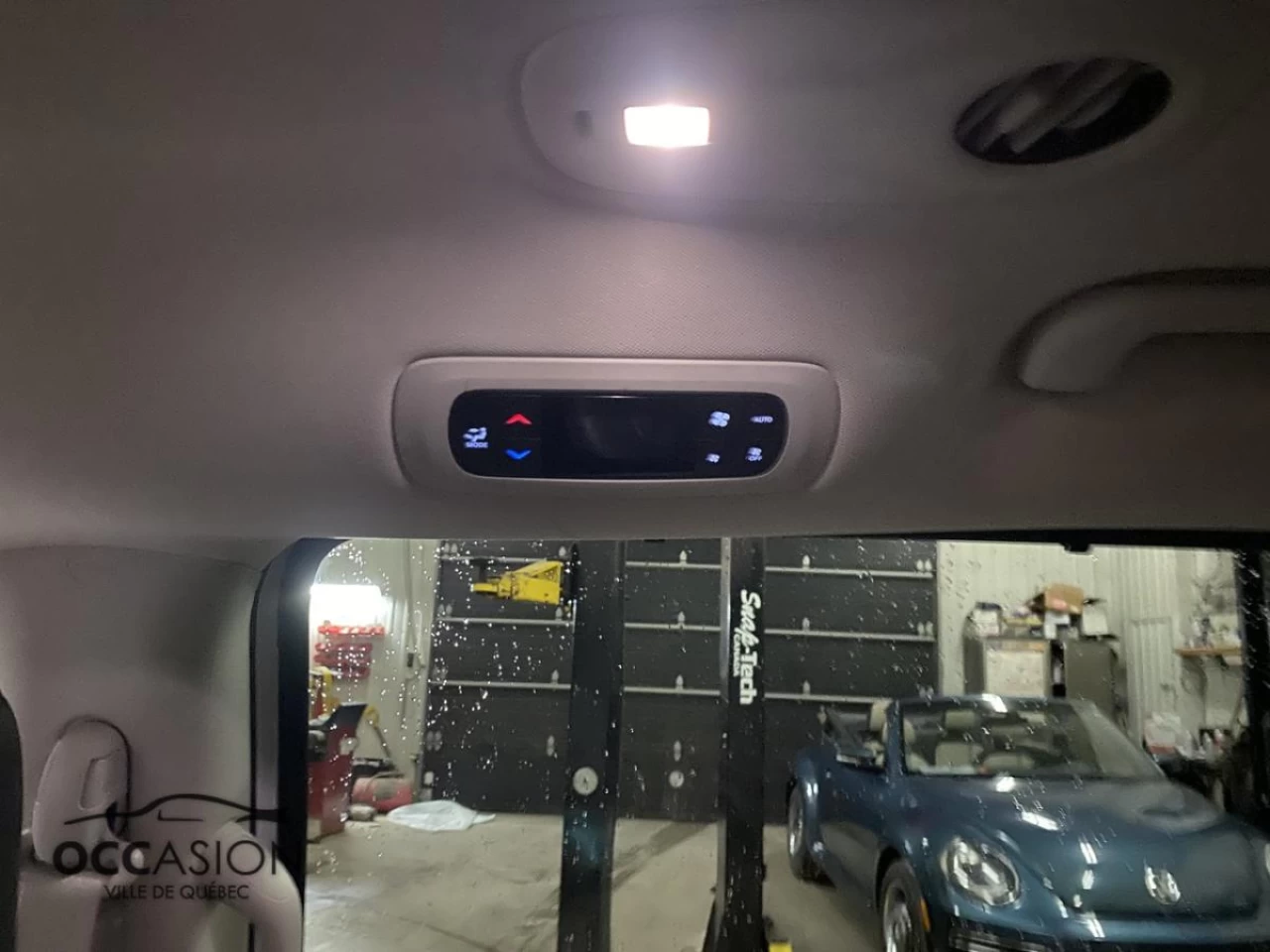 2023 Chrysler Pacifica Touring L FWD Main Image