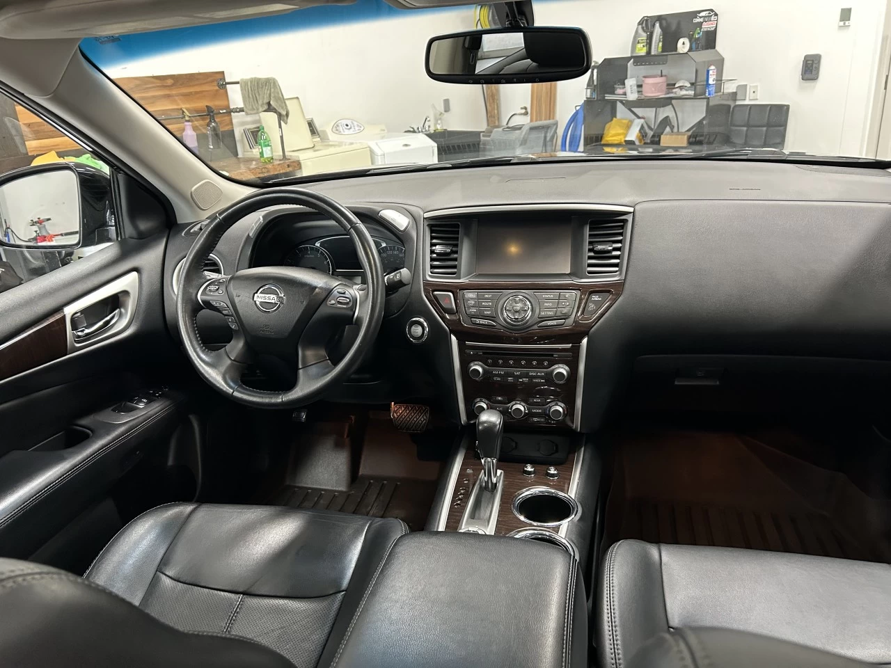2014 Nissan Pathfinder PLATINUM 4WD Main Image