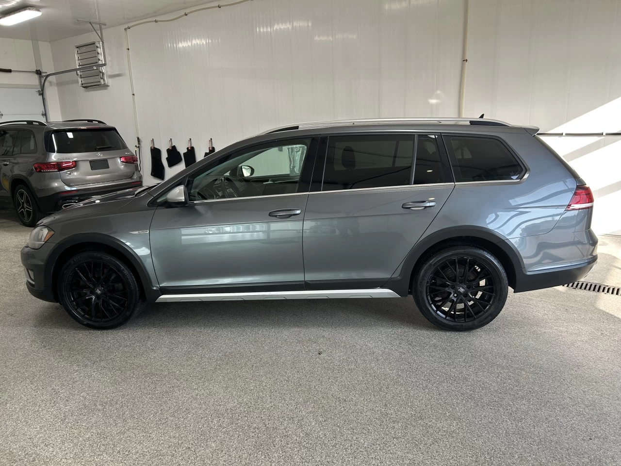 2019 Volkswagen Golf Alltrack Highline Main Image