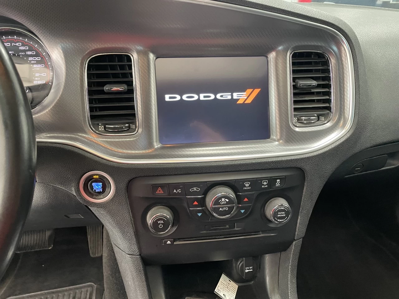 2013 Dodge Charger SXT Main Image