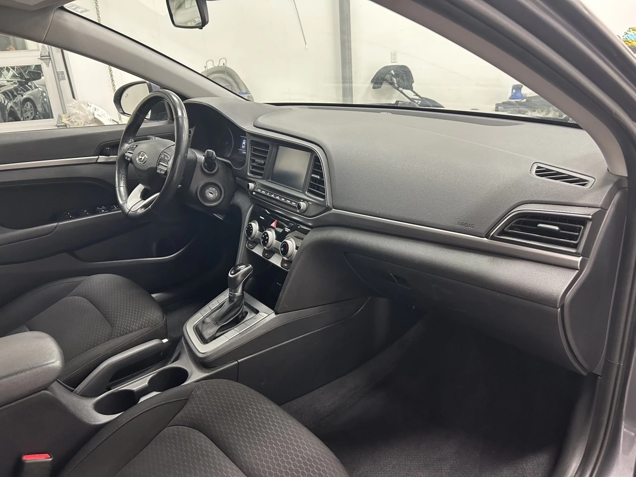 2020 Hyundai Elantra Preferred Main Image