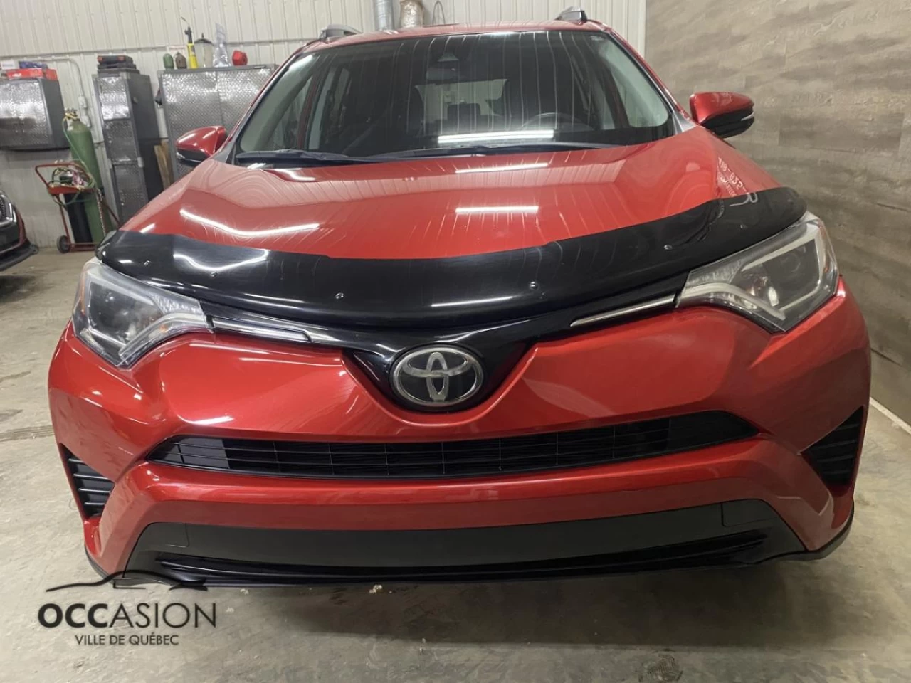 2017 Toyota RAV4 AWD 4dr LE Image principale