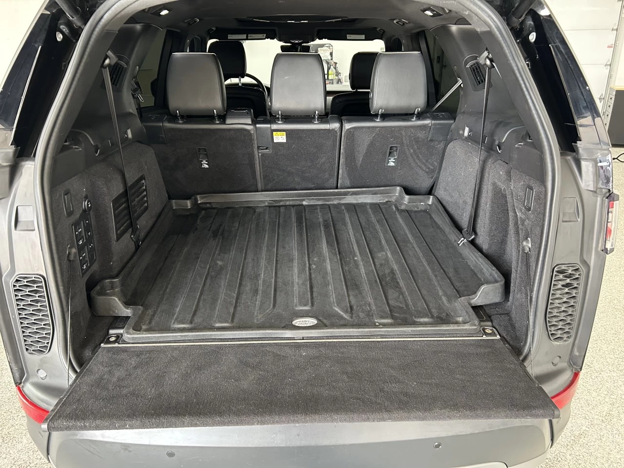 2017 Land Rover Discovery Td6 HSE Image principale