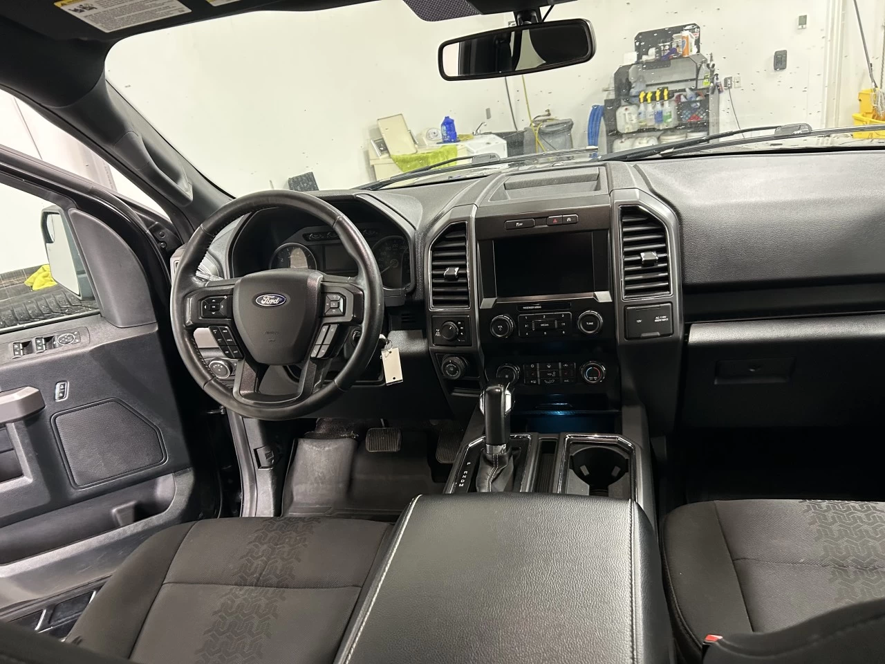 2019 Ford F-150 XLT SPORT Image principale