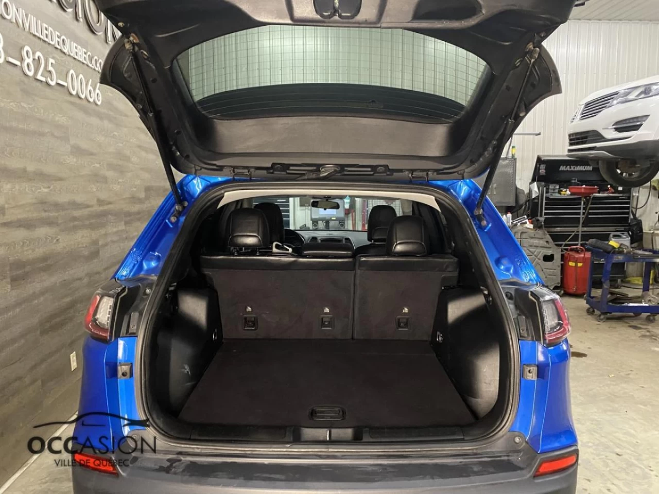 2020 Jeep Cherokee Trailhawk 4x4 Main Image