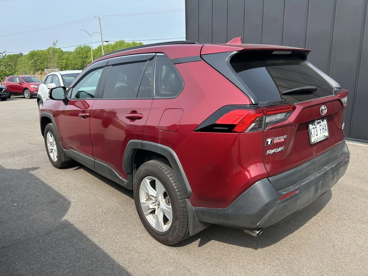 2020 Toyota RAV4 XLE Image principale