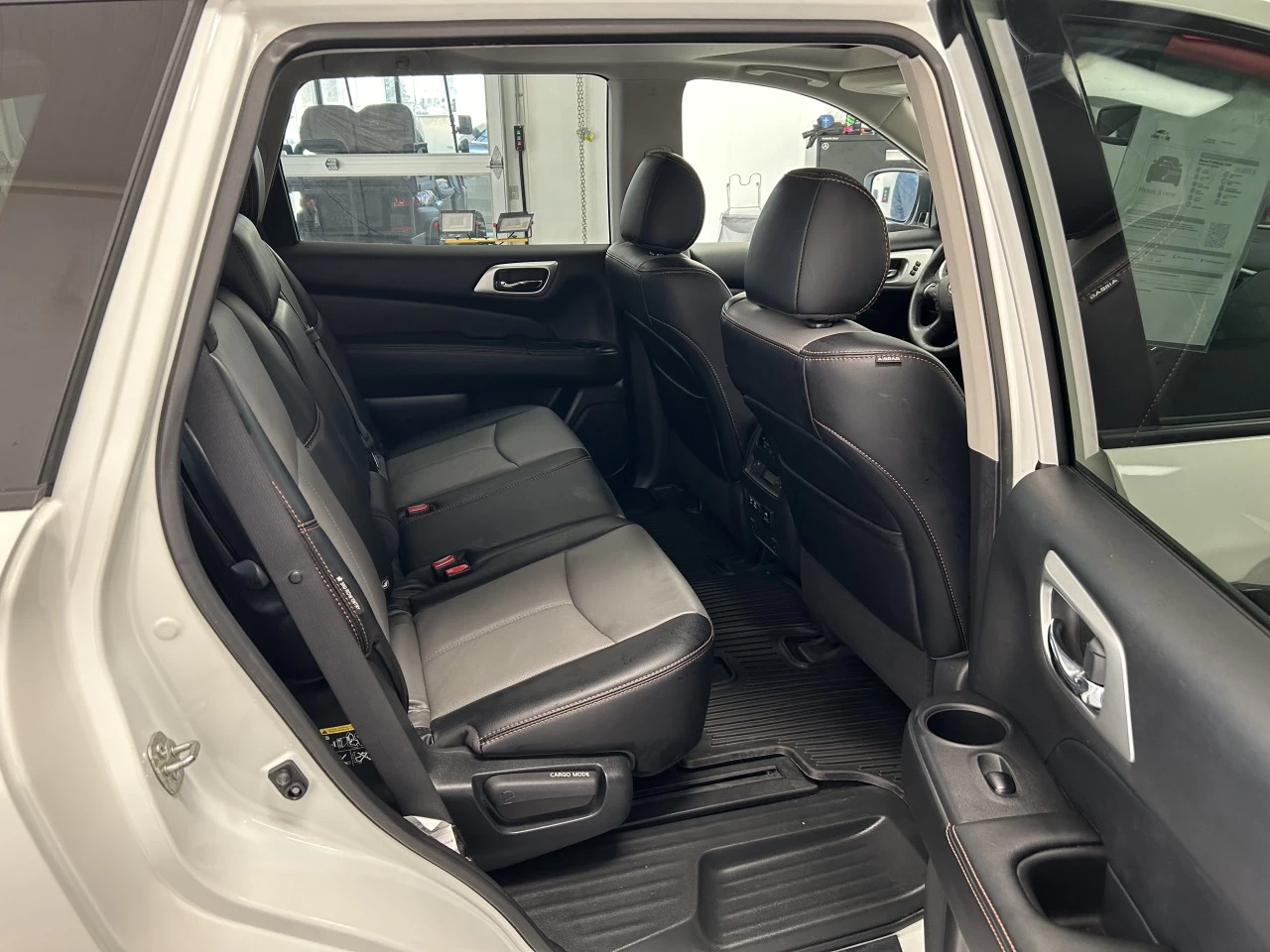 2020 Nissan Pathfinder SL Premium Main Image