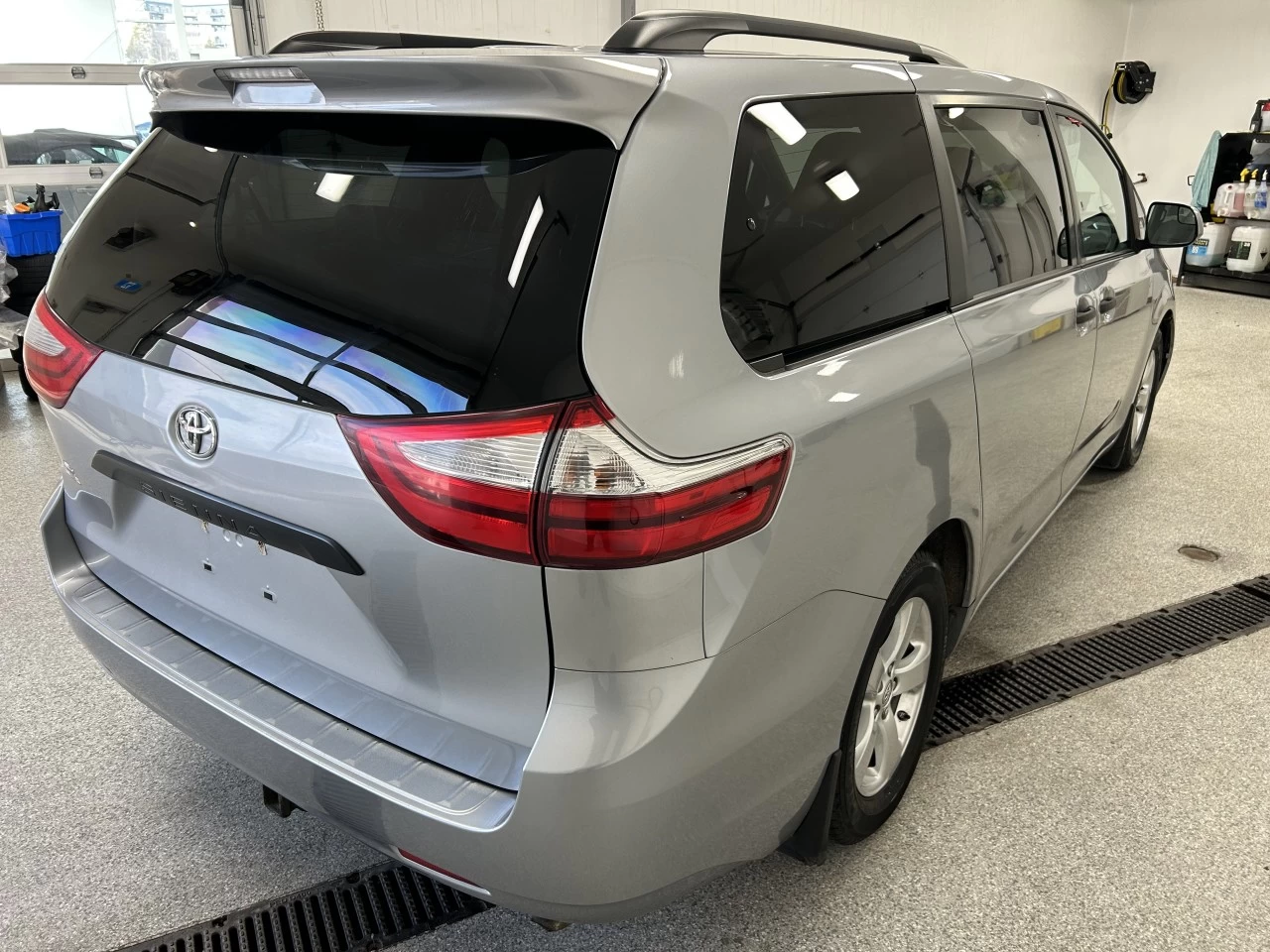 2017 Toyota Sienna 5dr 7-Pass FWD Image principale